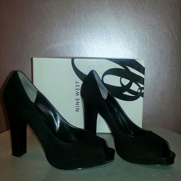 Nine West black suede peep toe pumps