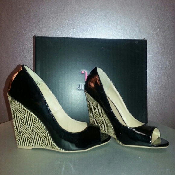 Black patent leather, patterned wedges - Picture 1 of 1