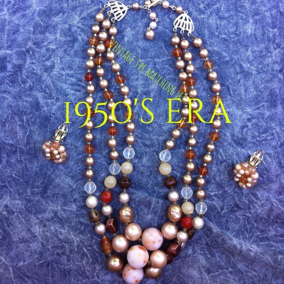 Vintage 3 pc earring/necklace set/era 1950's