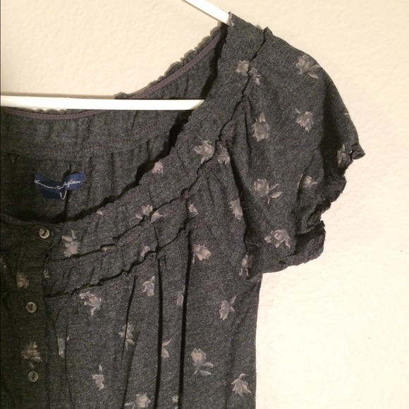 ❌Bundled❌ American Eagle Top - Picture 2 of 3