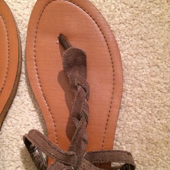 ❌Bundled❌ Brown T-Strap Sandals - Picture 2 of 3