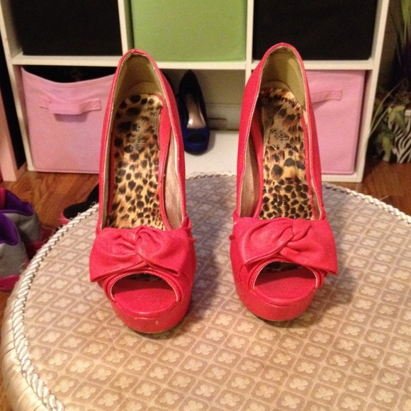 Red bow heels👠👠👠