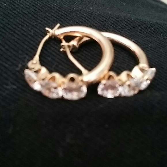 10k 3cm cubic zirconia hoop earrings - Picture 2 of 3