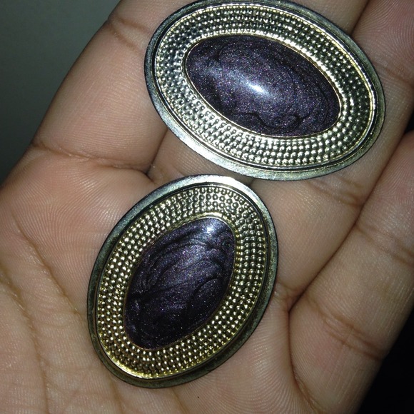 Gold and grey studded earrings 💗🌹