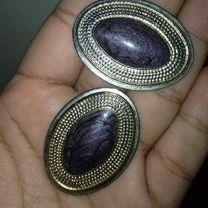 Gold and grey studded earrings 💗🌹