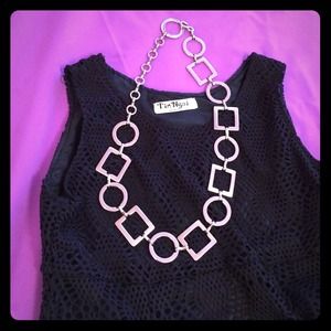Metal necklace