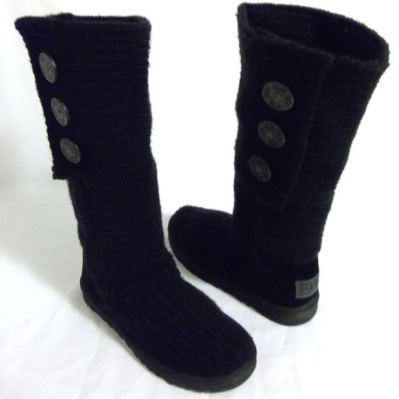 Black knit Uggs