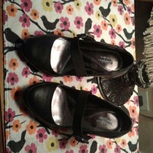 Vera Wang Black heels. Leather. Size 8M