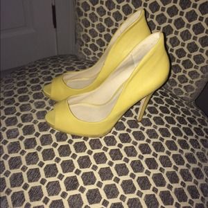 Open toe pumps