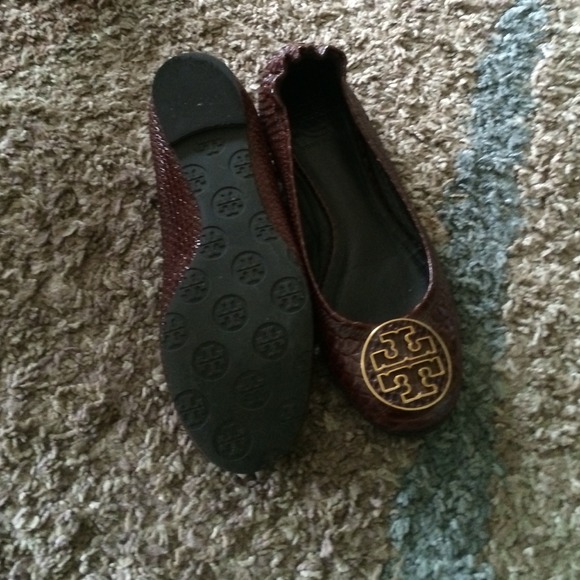 Tory burch snake shoes