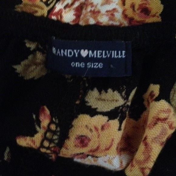 ❌Sold❌ Brandy Melville floral vodi shorts - Picture 2 of 2