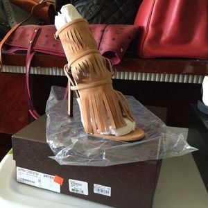 Brand new Gucci Camelia never worn size 39 shoe