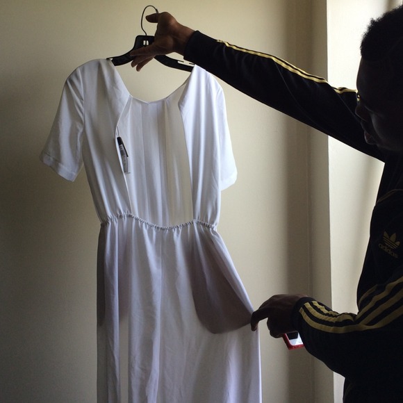Bcbg all white romper with back out - Picture 1 of 2