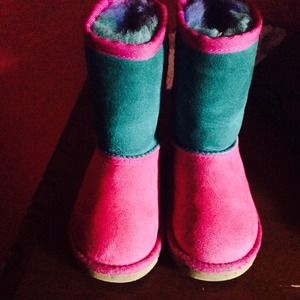 Toddler girls size 9 ugg boots