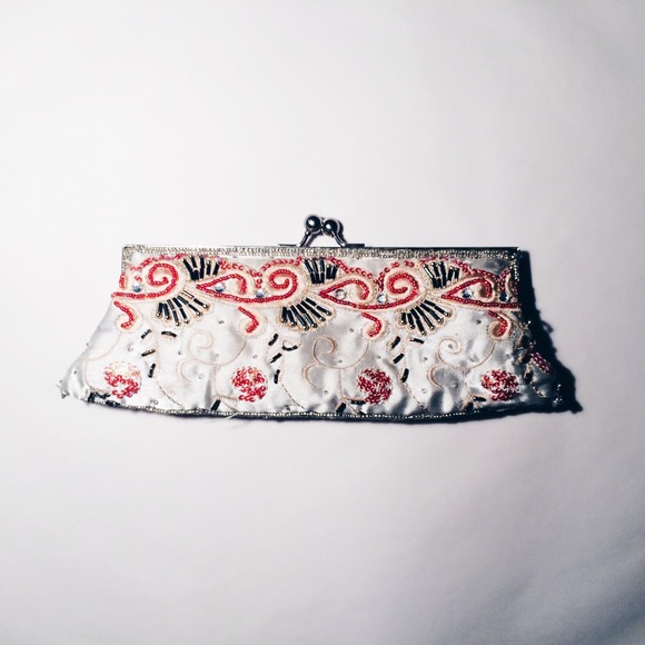 Vintage inspired beaded evening clutch
