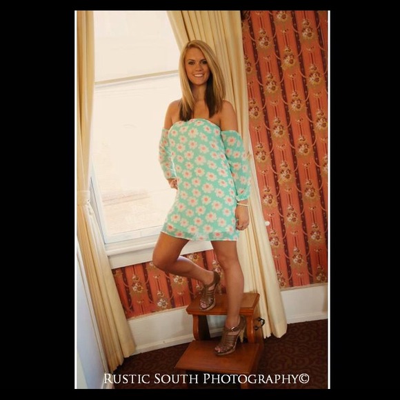 Cute flower dress! Special listing