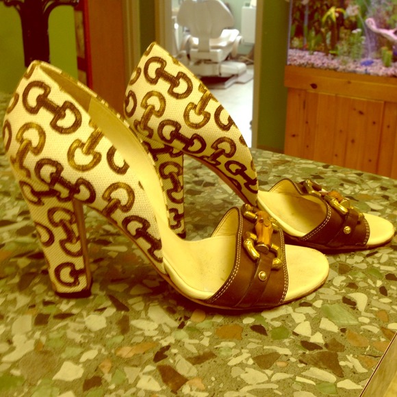 Gorgeous GUSSI shoes👠💯% Authentic ❗️just redused