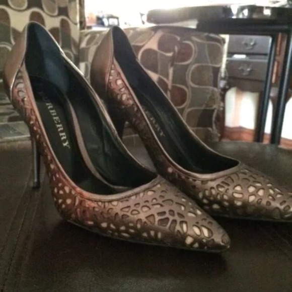 RARE Burberry Nova Check Broderie Anglaise Heels