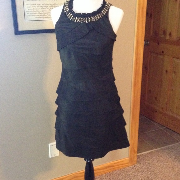Black cocktail dress, size 6, worn once, 🚫trades