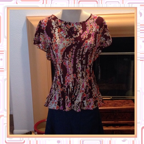 🌝SALE NWT beautiful and colorful top