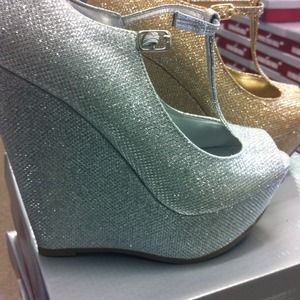 Shoes from Breckelle's,Liliana,Riplay,Chaes& Chloe