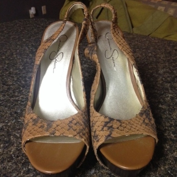 Jessica Simpson Slingbacks - Picture 2 of 3