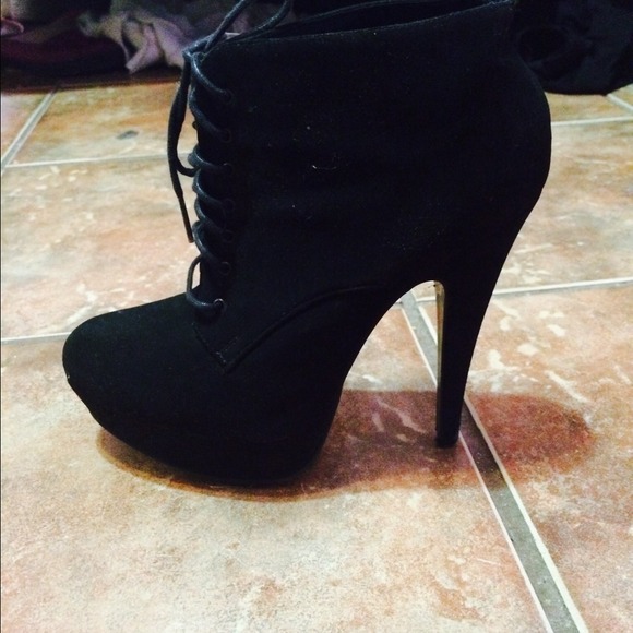 Heels - Picture 1 of 2