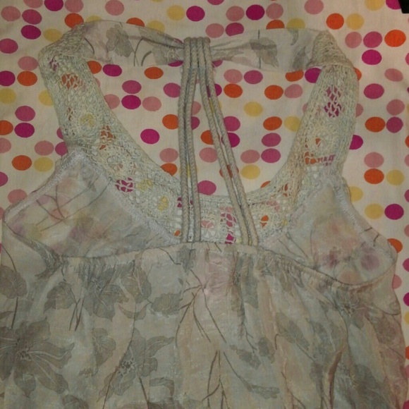 Pretty blouse - Picture 2 of 2