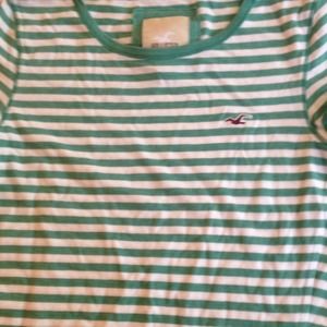 Hollister tee