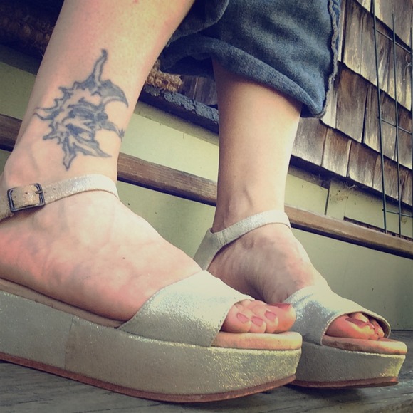 Anthropologie-Gee WaWa silver flatform