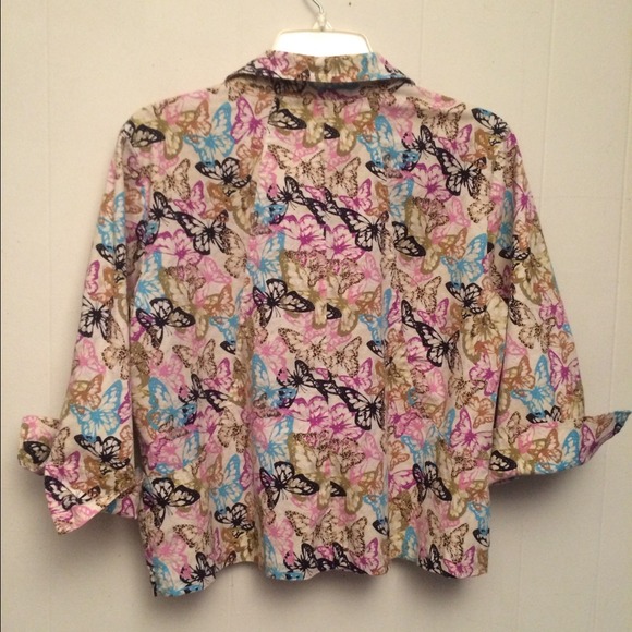 🌺SWING JACKET W/BUTTERFLIES & POCKETS🌺 - Picture 2 of 4