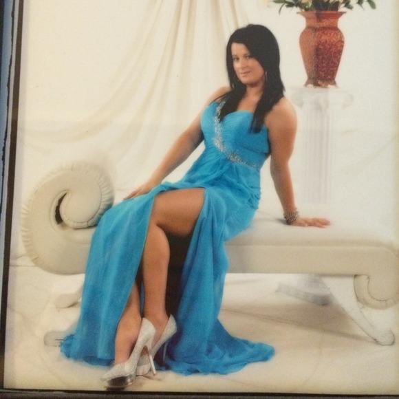 Trade or buy it this Georgoues formal dress - Picture 2 of 2