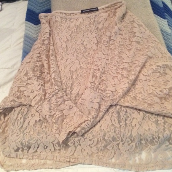Brandy Melville lace top