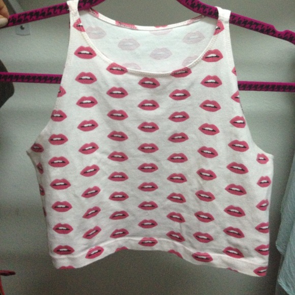 American Apparel Tops - American Apparel Lips Fitted Pink Crop top