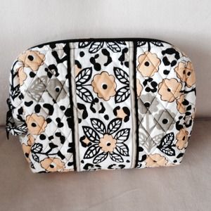 SOLD 🌺 Vera Bradley Large Cosmetic