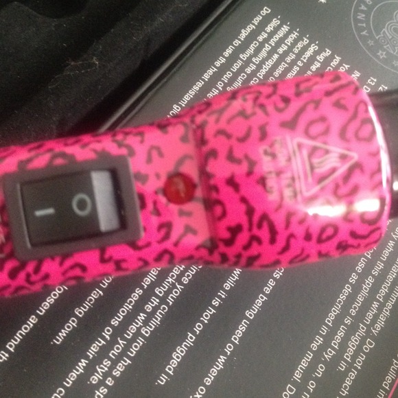 Beyond the beauty ceramic curling wand