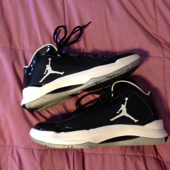 shoes - Picture 2 of 3