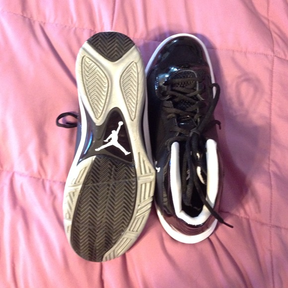 shoes - Picture 3 of 3