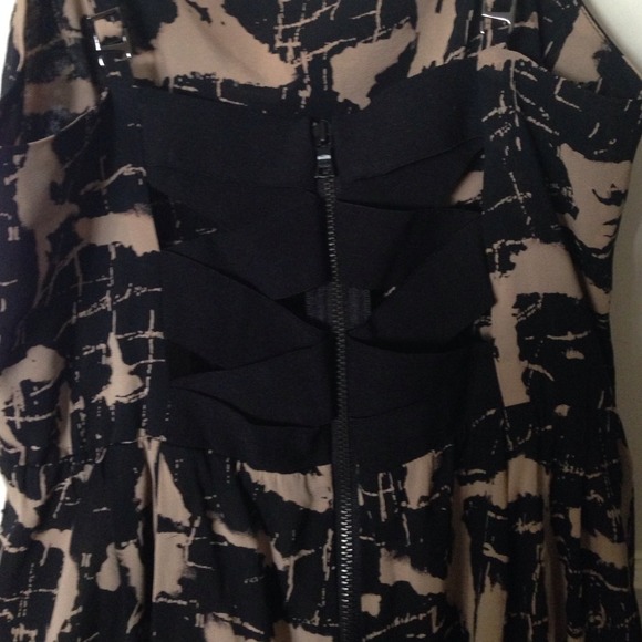 Romper - Picture 2 of 3