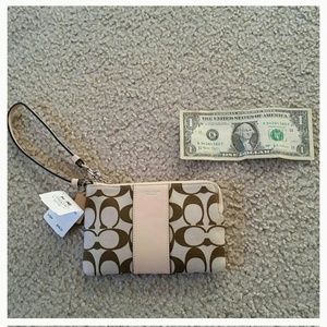 New 💯Coach💯 wristlet TODAY ONLY price reduction