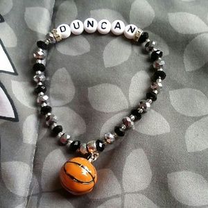 Tim Duncan Bracelet (can make others players)