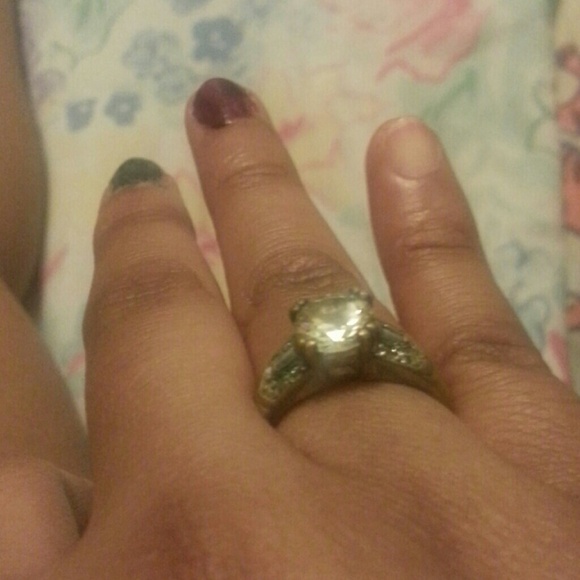 Fake ring - Picture 2 of 4