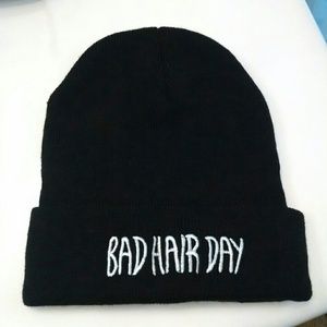 SOLD ON VINTED "Bad Hair Day" beanie