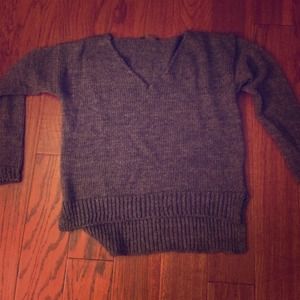 Brandy Melville Pullover V Neck Sweater