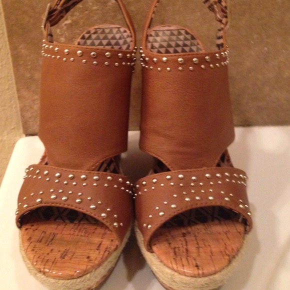Jessica Simpson Geno wedge ⛔️Price  Reduced⛔️