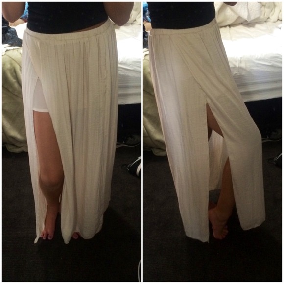 NWOT Zara tan maxi skirt with slit