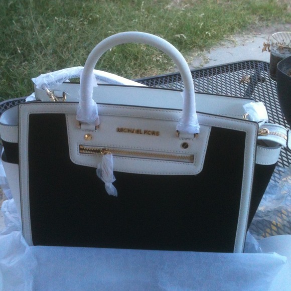 Michael Kors Selma purse