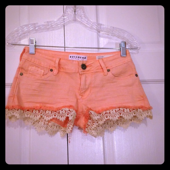 Bullhead Denim pink lace short shorts