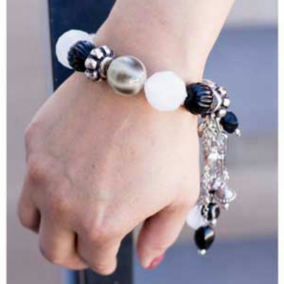NWT Black and white bracelet