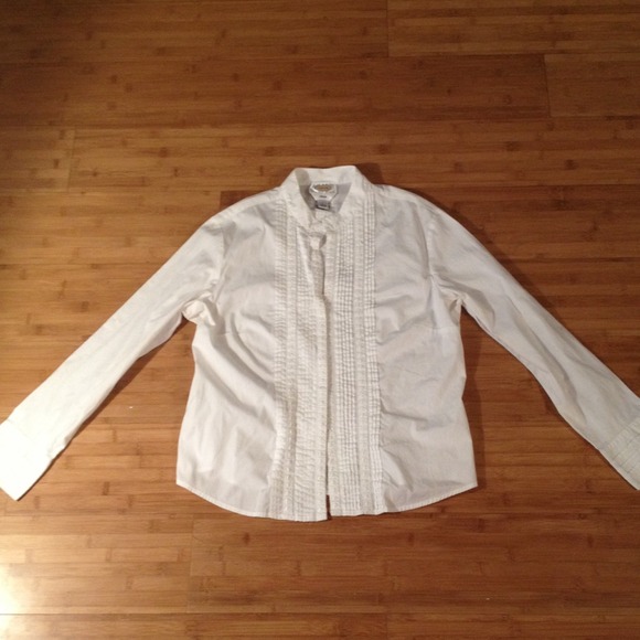 Talbots Pintuck Cridp White Shirt 12 - Picture 1 of 3